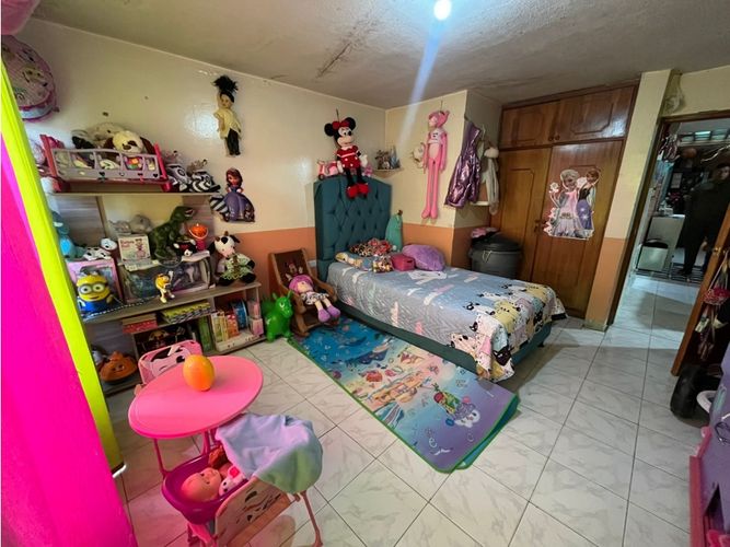 Casa de 6 alcobas en venta en Los Angeles, Madrid, 270 m² · foto 15 de 24