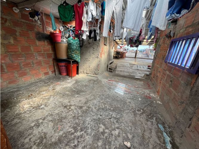 Casa de 6 alcobas en venta en Los Angeles, Madrid, 270 m² · foto 18 de 24