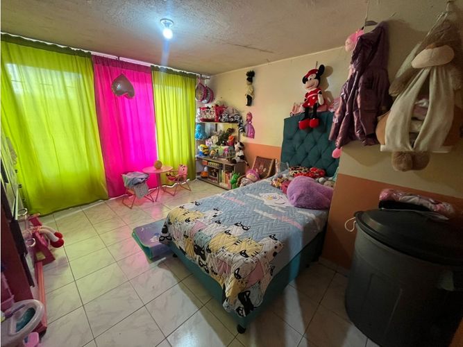Casa de 6 alcobas en venta en Los Angeles, Madrid, 270 m² · foto 23 de 24