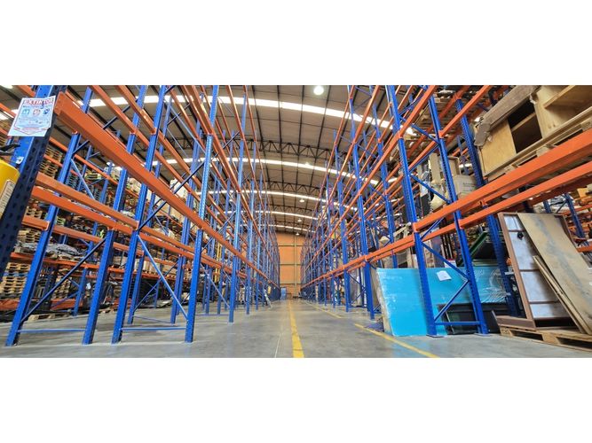 Bodega en arriendo en Parque Industrial San Jorge, Madrid, 320 m² · foto 3 de 9