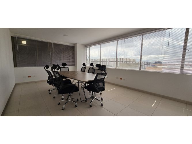 Bodega en arriendo en Parque Industrial San Jorge, Madrid, 320 m² · foto 6 de 9