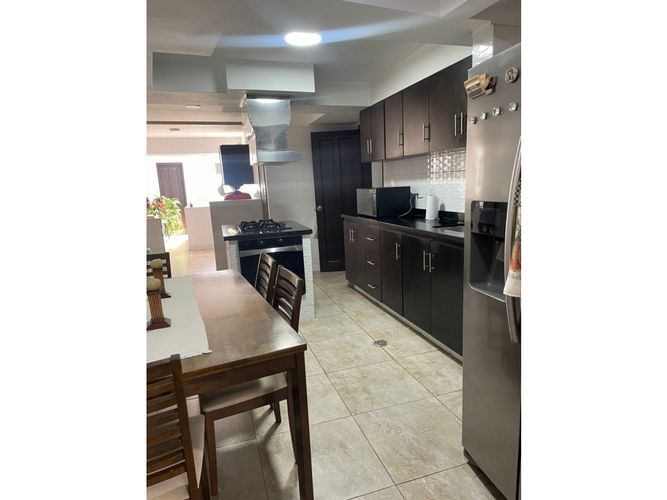 Apartamento de 3 alcobas en venta en Santa Barbara, Cali, 227 m² · foto 8 de 21