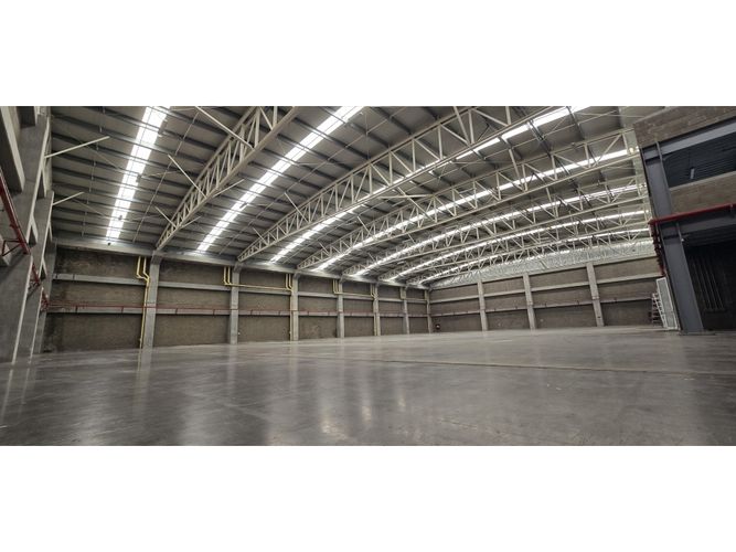 Bodega en arriendo en Siberia, Cota, 3600 m² · foto 2 de 23