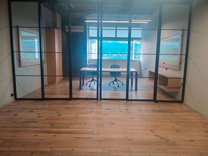 Oficina en arriendo en El Poblado, Medellín, 63 m² · foto 6 de 7