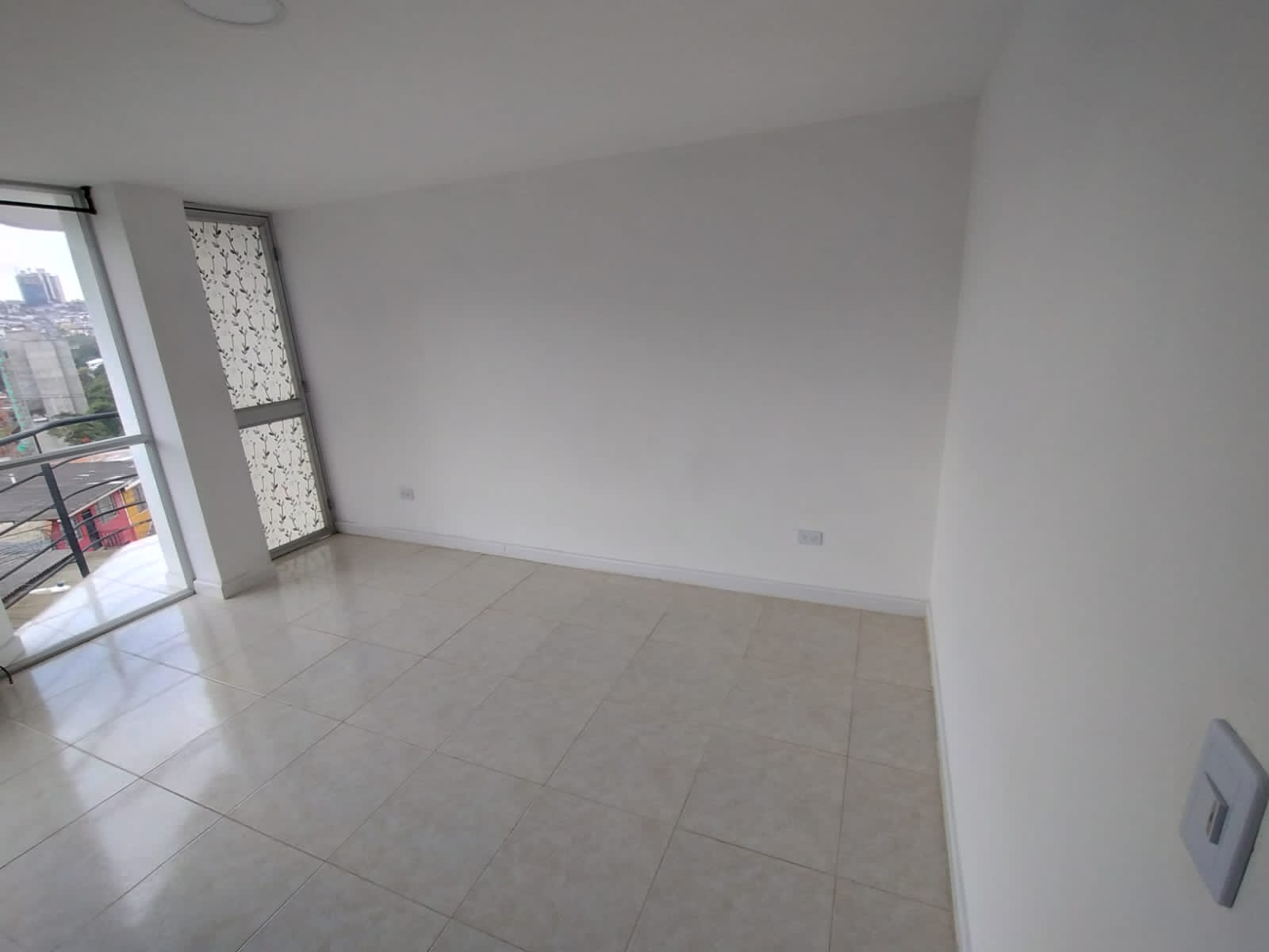 Apartamento en venta en Minitas, Manizales · foto 2 de 9