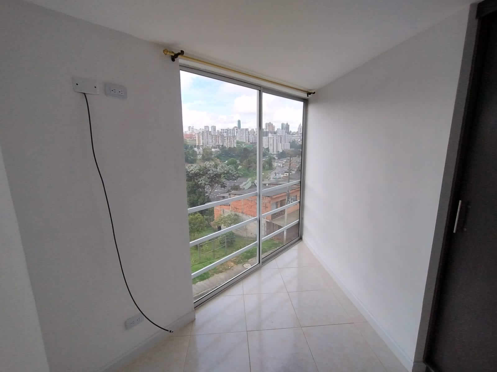 Apartamento en venta en Minitas, Manizales · foto 3 de 9