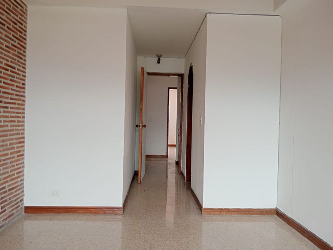 Apartamento de 3 alcobas en arriendo en Laureles, Medellín, 110 m² · foto 3 de 12