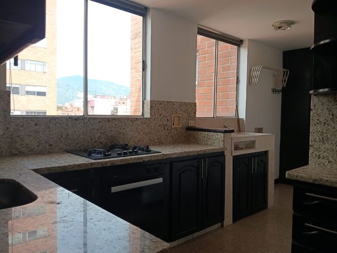 Apartamento de 3 alcobas en arriendo en Laureles, Medellín, 110 m² · foto 4 de 12