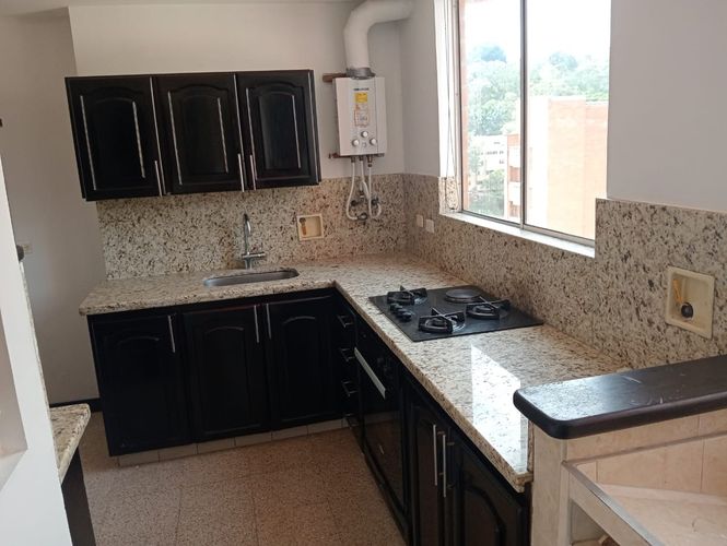 Apartamento de 3 alcobas en arriendo en Laureles, Medellín, 110 m² · foto 9 de 12