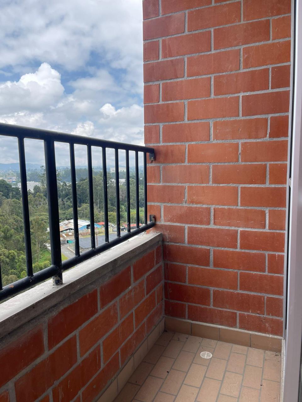 Apartamento en arriendo en Centro, Rionegro · foto 3 de 10