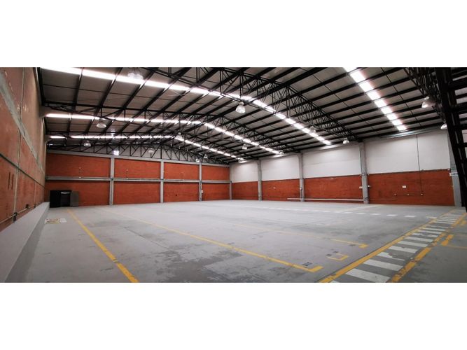 Bodega en arriendo en Siberia, Cota, 1300 m² · foto 2 de 11