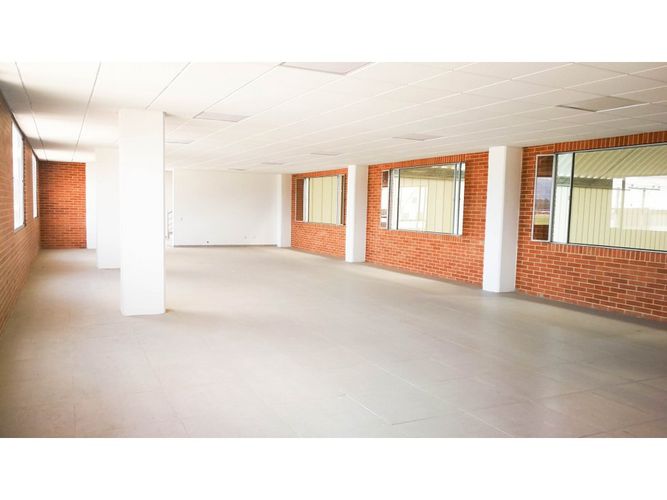 Bodega en arriendo en Verganzo, Tocancipá, 1632 m² · foto 9 de 17