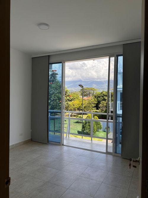 Casa de 4 alcobas en venta en Alfaguara, Jamundí, 226 m² · foto 3 de 24