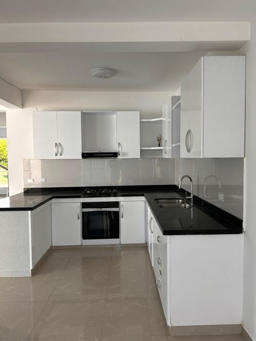 Casa de 4 alcobas en venta en Alfaguara, Jamundí, 226 m² · foto 6 de 24