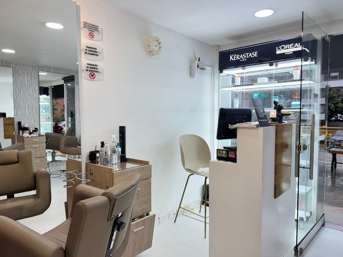Local en venta en Los Naranjos, Medellín, 25 m² · foto 2 de 12