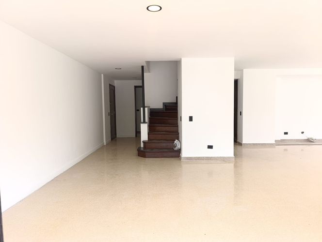 Apartamento de 3 alcobas en arriendo en El Poblado, Medellín, 170 m² · foto 2 de 15