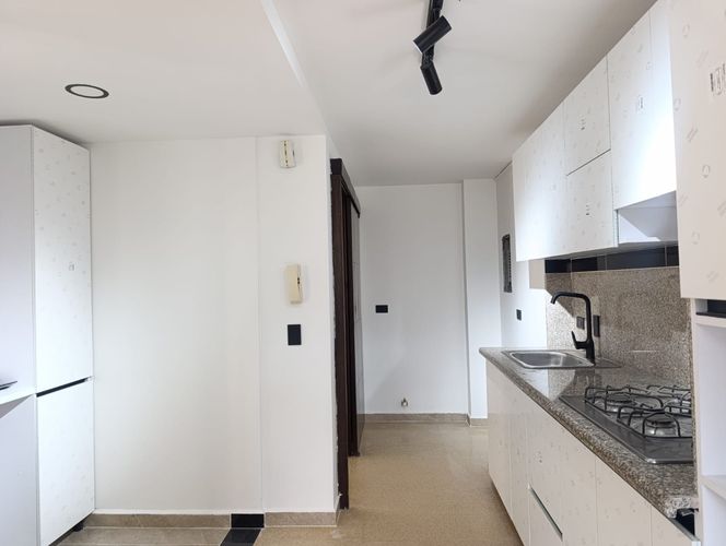 Apartamento de 3 alcobas en arriendo en El Poblado, Medellín, 170 m² · foto 6 de 15