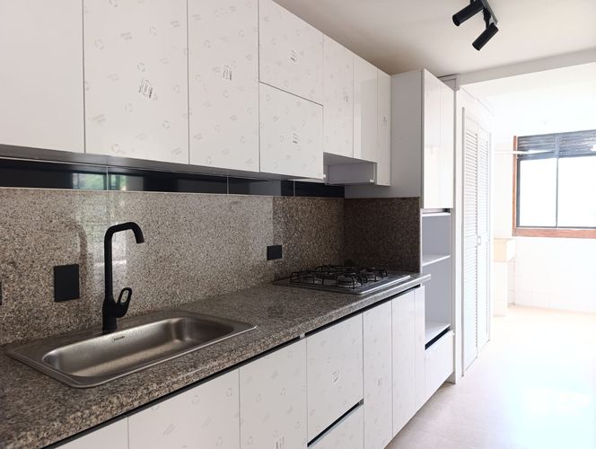Apartamento de 3 alcobas en arriendo en El Poblado, Medellín, 170 m² · foto 4 de 15