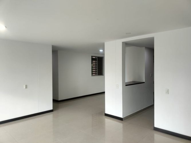 Apartamento de 3 alcobas en arriendo en El Poblado, Medellín, 107 m² · foto 5 de 16