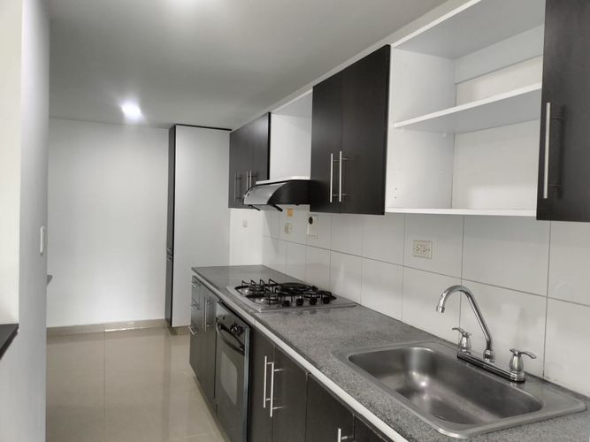 Apartamento de 3 alcobas en arriendo en El Poblado, Medellín, 107 m² · foto 4 de 16