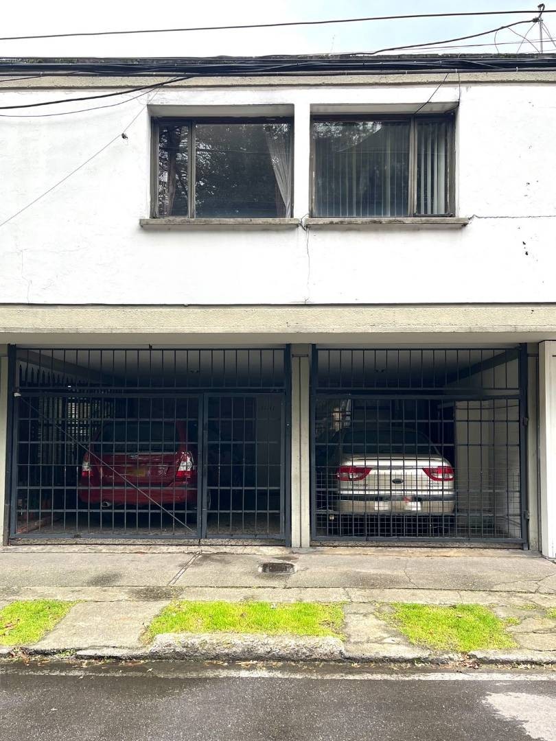 Casa en venta en Barrios Unidos, Bogotá · foto 2 de 24