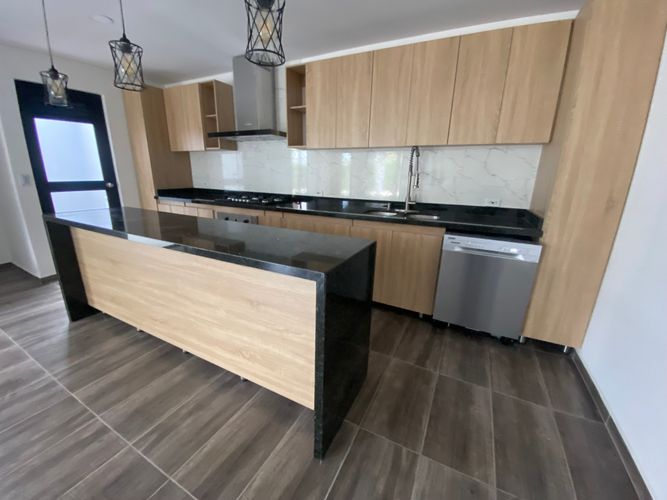 Casa de 3 alcobas en venta en Pueblo Viejo, Cota, 261 m² · foto 3 de 24