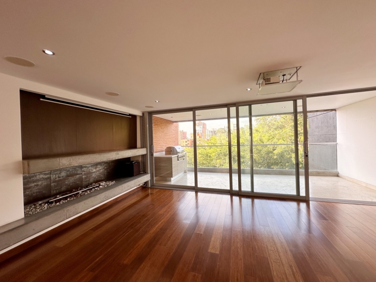 Apartamento en venta en El Poblado, Envigado · foto 3 de 24