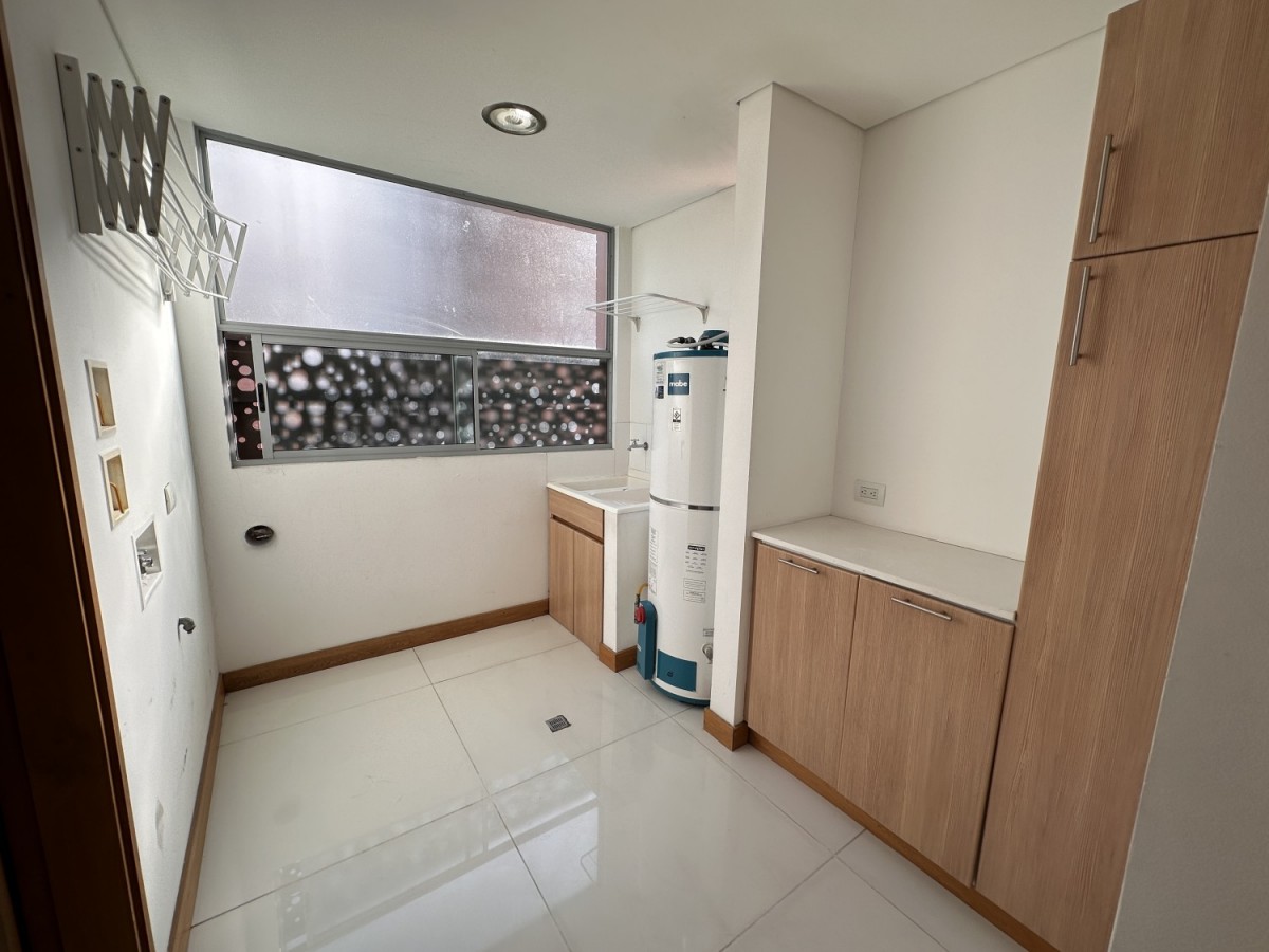 Apartamento en venta en El Poblado, Envigado · foto 10 de 24