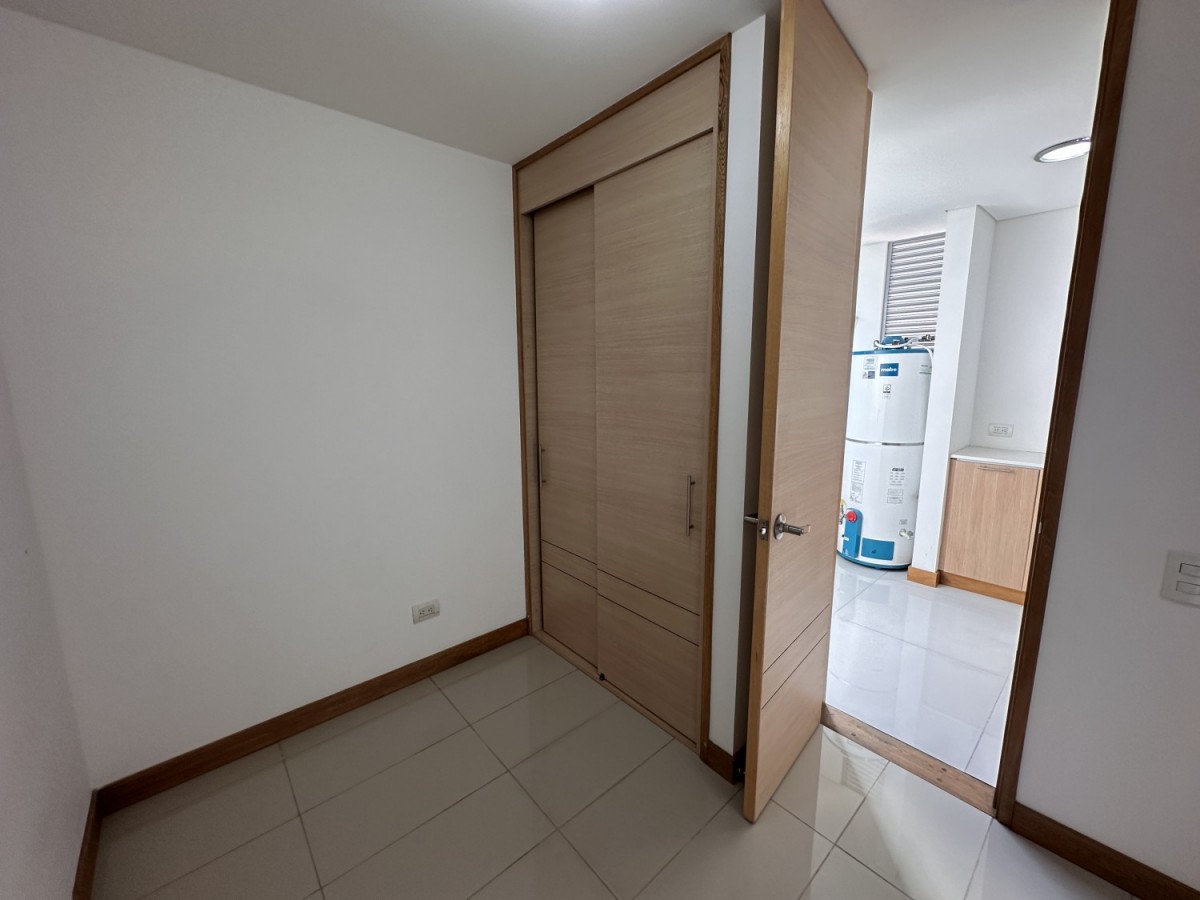 Apartamento en venta en El Poblado, Envigado · foto 11 de 24