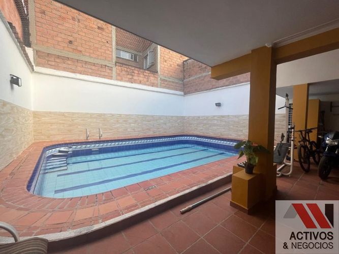Casa de 6 alcobas en venta en El Velodromo, Medellín, 360 m² · foto 4 de 24