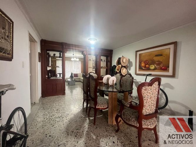 Casa de 6 alcobas en venta en El Velodromo, Medellín, 360 m² · foto 8 de 24