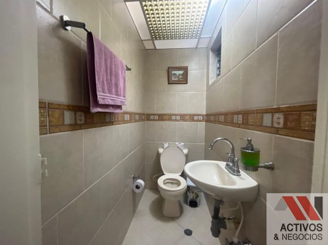 Casa de 6 alcobas en venta en El Velodromo, Medellín, 360 m² · foto 16 de 24