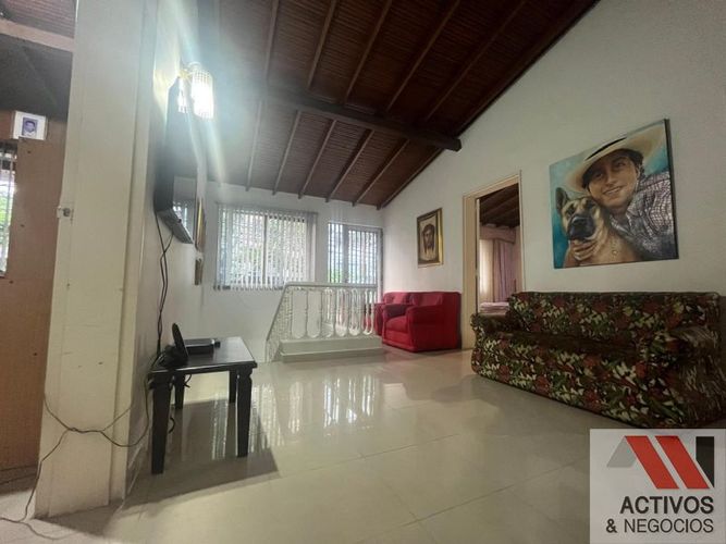 Casa de 6 alcobas en venta en El Velodromo, Medellín, 360 m² · foto 17 de 24