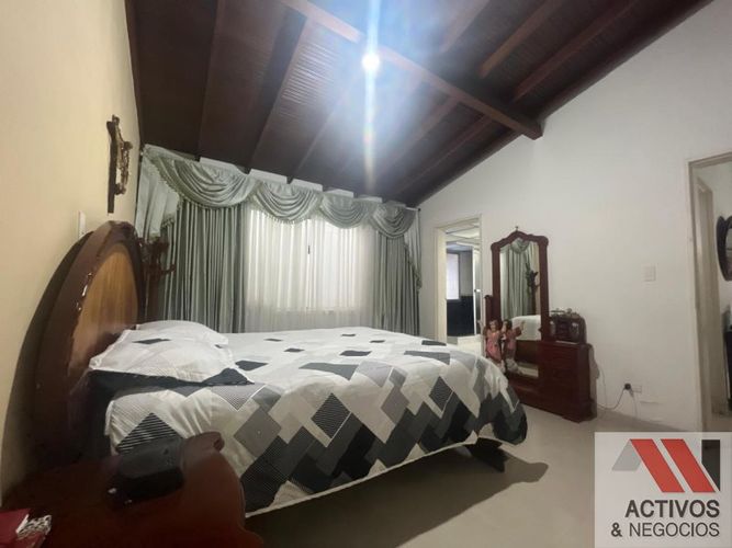 Casa de 6 alcobas en venta en El Velodromo, Medellín, 360 m² · foto 21 de 24