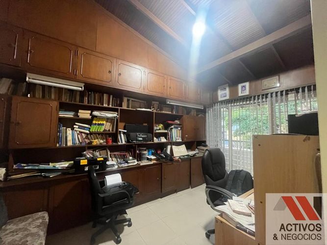 Casa de 6 alcobas en venta en El Velodromo, Medellín, 360 m² · foto 23 de 24