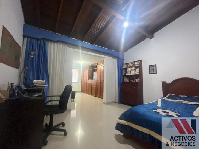 Casa de 6 alcobas en venta en El Velodromo, Medellín, 360 m² · foto 24 de 24