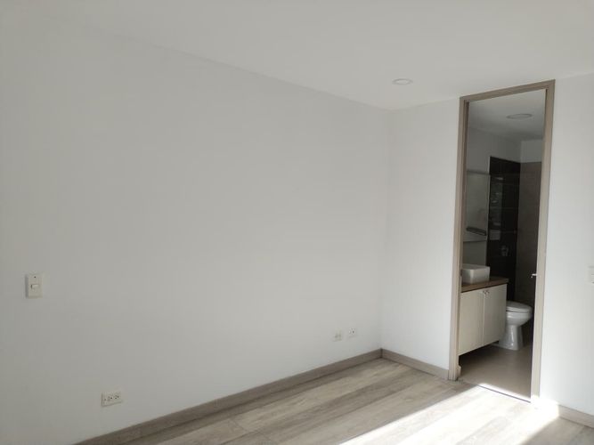 Apartamento de 3 alcobas en venta en Castropol, Medellín, 100 m² · foto 9 de 15