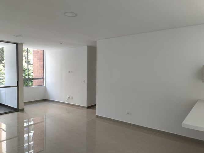 Apartamento de 3 alcobas en venta en Castropol, Medellín, 100 m² · foto 2 de 15
