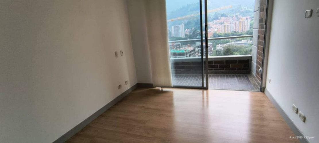 Apartamento de 3 alcobas en arriendo en Camino Verde, Envigado, 90 m² · foto 3 de 23