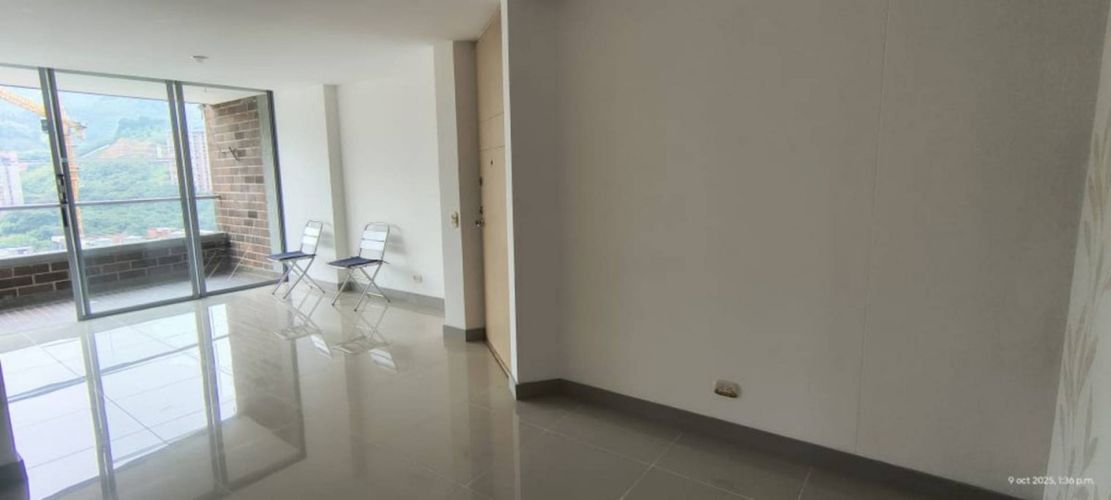 Apartamento de 3 alcobas en arriendo en Camino Verde, Envigado, 90 m² · foto 4 de 23
