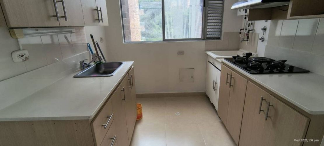 Apartamento de 3 alcobas en arriendo en Camino Verde, Envigado, 90 m² · foto 8 de 23