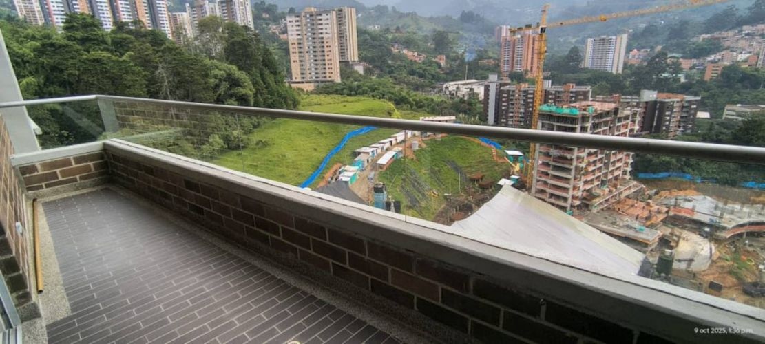 Apartamento de 3 alcobas en arriendo en Camino Verde, Envigado, 90 m² · foto 21 de 23