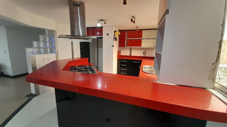 Apartamento de 5 alcobas en venta en Sotomayor, Bucaramanga, 260 m² · foto 2 de 24