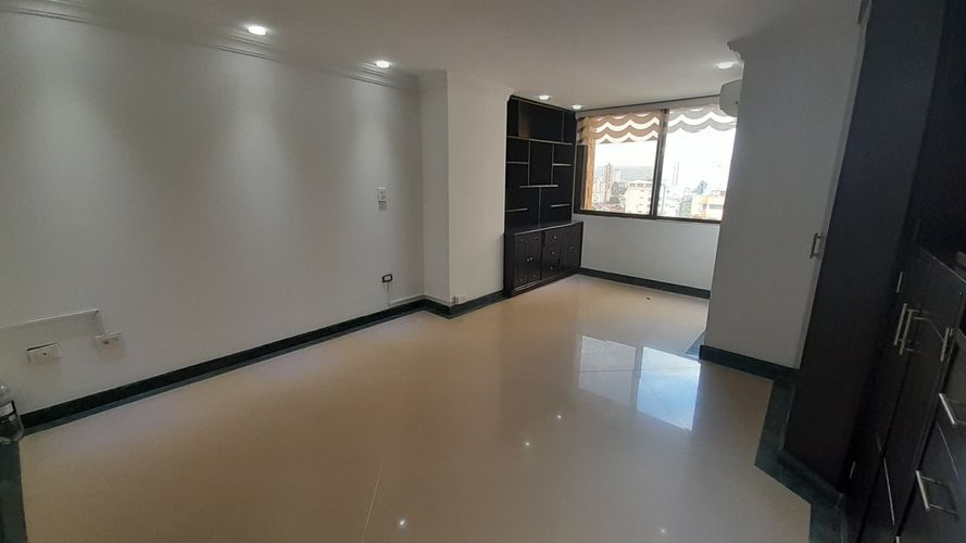 Apartamento de 5 alcobas en venta en Sotomayor, Bucaramanga, 260 m² · foto 13 de 24