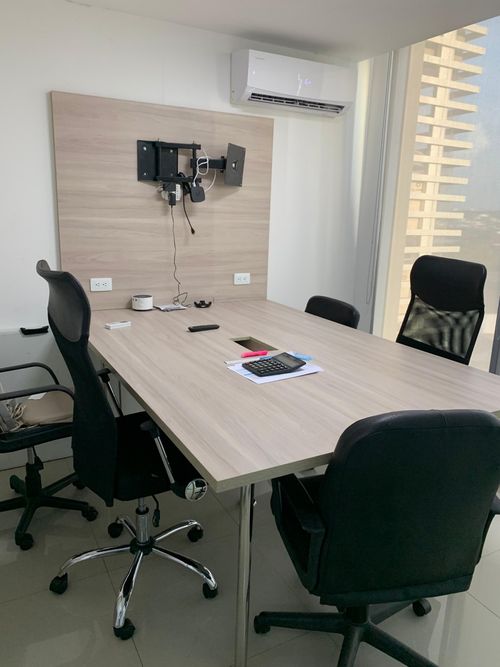 Oficina en arriendo en Manga, Cartagena, 50 m² · foto 2 de 8