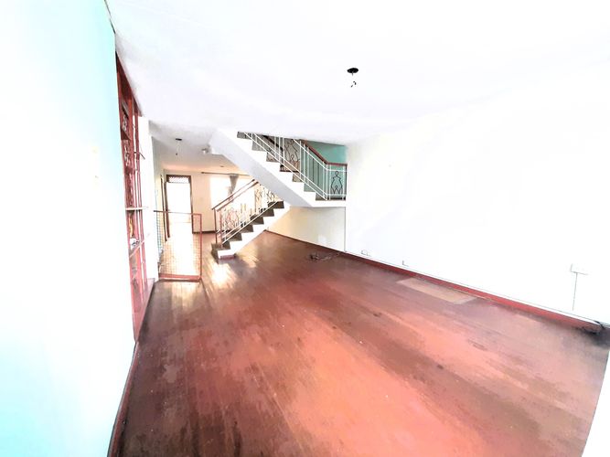 Casa de 5 alcobas en venta en 11 De Noviembre, Bogotá, 221 m² · foto 2 de 19