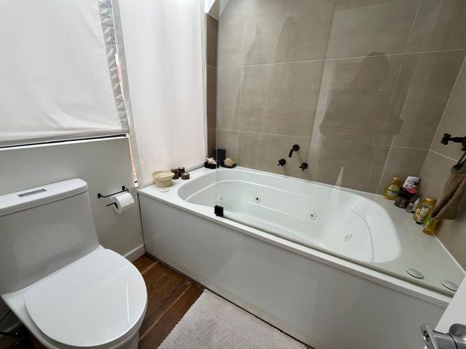 Apartamento de 3 alcobas en arriendo en Los Rosales, Bogotá, 260 m² · foto 12 de 22