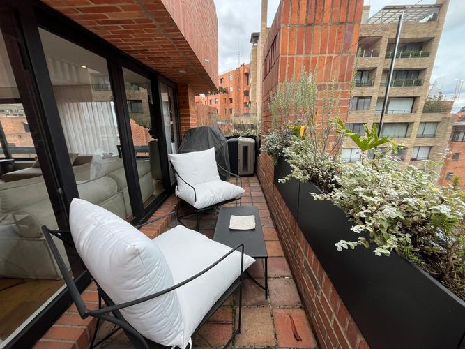 Apartamento de 3 alcobas en arriendo en Los Rosales, Bogotá, 260 m² · foto 21 de 22