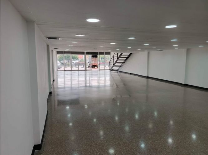Local en arriendo en Shellmar, Medellín, 316 m² · foto 3 de 10