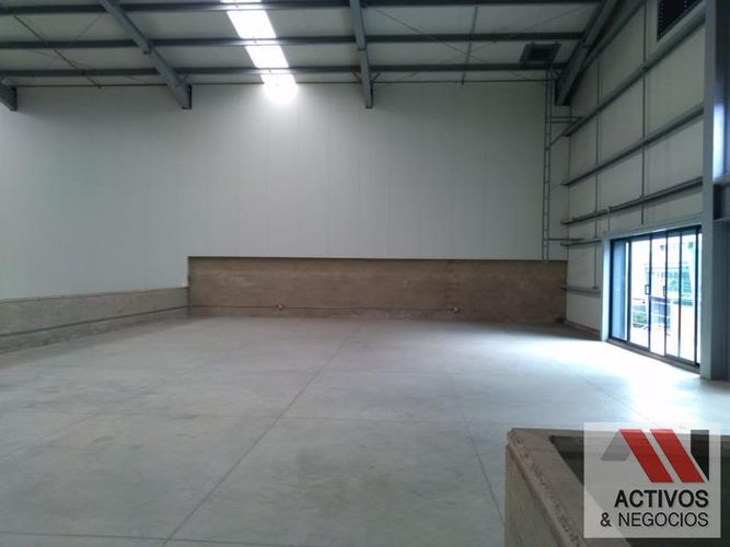 Bodega en venta en Machado, Copacabana, 1007 m² · foto 14 de 19